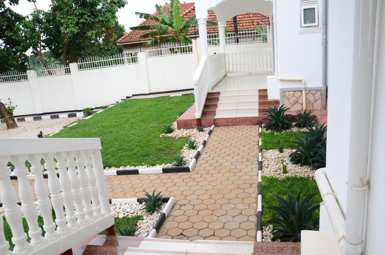 Muyenga Luxury Vacation Home كامبالا المظهر الخارجي الصورة